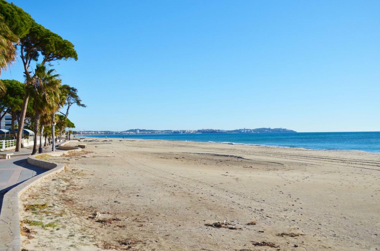 Golive Esquirol Beach Cambrils Bagian luar foto